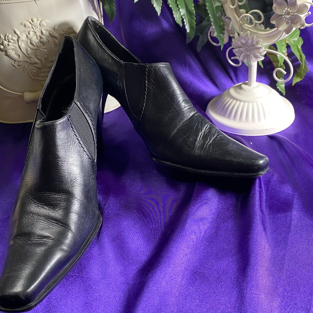 Stuart Weitzman Calf Pumps With Elastic Part - image 1